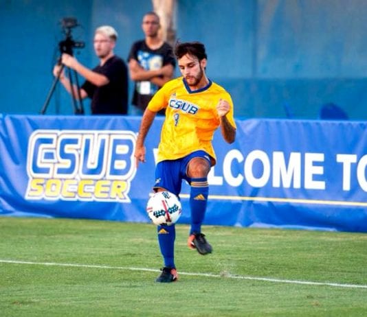 MARIO NAVARRO, JOVEN CON UNA BECA DE FÚTBOL EN USA MARIO NAVARRO, JOVEN CON UNA BECA DE FÚTBOL EN USA