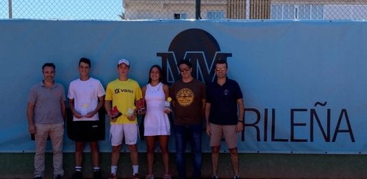 Miguel Pérez y Carolina Gómez repiten victoria en Jávea Miguel Pérez y Carolina Gómez repiten victoria en Jávea