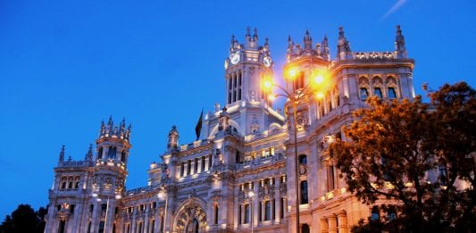 Becas de investigación en Casa de Velázquez, España, hospedaje y ayuda mensual. Becas de investigación en Casa de Velázquez, España, hospedaje y ayuda mensual.
