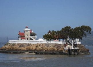 Buscan una pareja para vivir cuidando esta isla cerca de California Buscan una pareja para vivir cuidando esta isla cerca de California