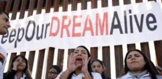 Los demócratas investigan antes del fallo de la Corte Suprema sobre ‘Dreamers Los demócratas investigan antes del fallo de la Corte Suprema sobre ‘Dreamers