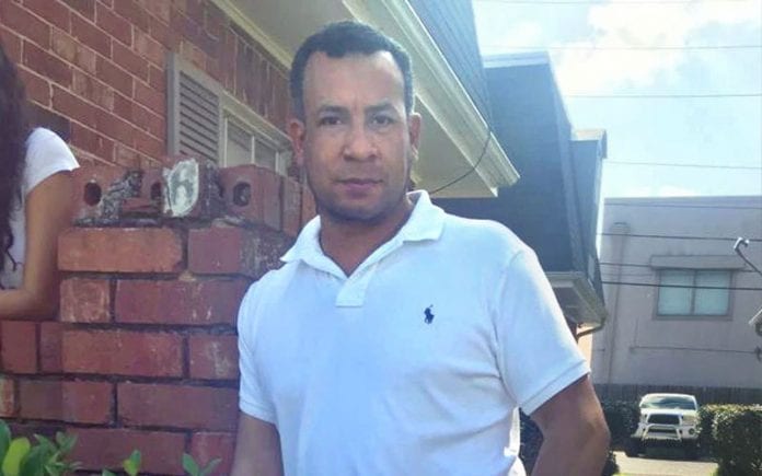 Un denunciante de inmigracion y deportacion