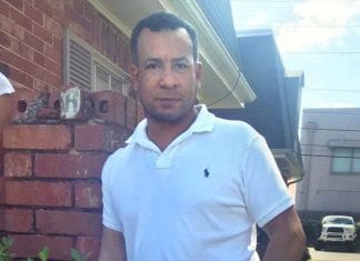 Un denunciante de inmigración y destierro Un denunciante de inmigración y destierro