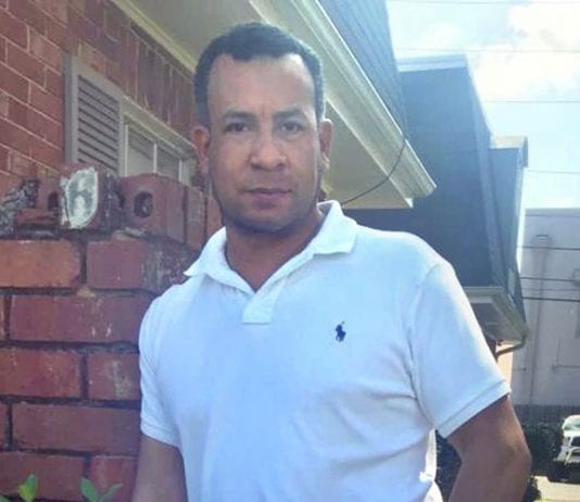 Un denunciante de inmigración y destierro Un denunciante de inmigración y destierro