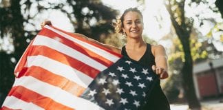 Me casé con un residente yanqui y recibí mi Green Card ¿Cuánto etapa debo creer para solicitar la nacionalidad? Me casé con un residente yanqui y recibí mi Green Card ¿Cuánto etapa debo creer para solicitar la nacionalidad?