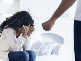 Violencia domestica: ¿ cómo la enfrento en mi condición de inmigrante? Violencia domestica: ¿ cómo la enfrento en mi condición de inmigrante?