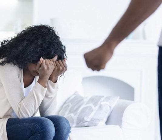 Violencia domestica: ¿ cómo la enfrento en mi condición de inmigrante? Violencia domestica: ¿ cómo la enfrento en mi condición de inmigrante?