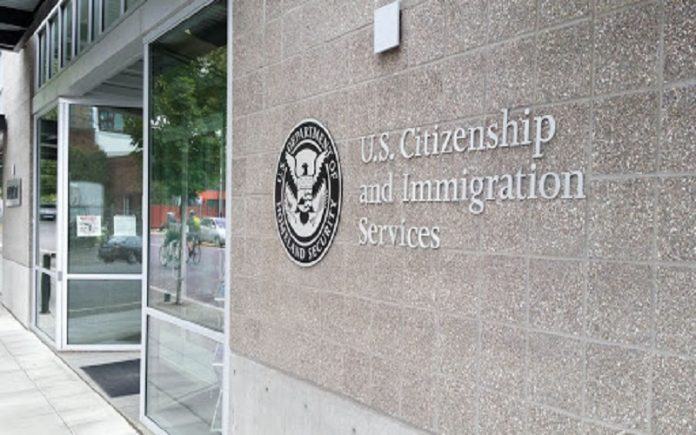 USCIS abre de nuevo sus puertas