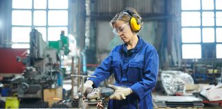 ¿ Se puede viajar o trabajar mientras se espera el ajuste de estatus? ¿ Se puede viajar o trabajar mientras se espera el ajuste de estatus?