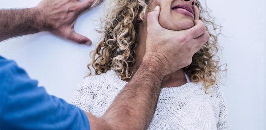 Estoy en una relación abusiva pero mi esposo es ciudadano, ¿ Qué puedo hacer? Estoy en una relación abusiva pero mi esposo es ciudadano, ¿ Qué puedo hacer?