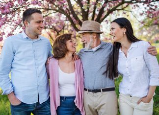 Para pedir a mis padres, ¿ deben tener una visa de turista? Para pedir a mis padres, ¿ deben tener una visa de turista?