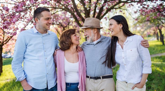 Para pedir a mis padres, ¿ deben tener una visa de turista? Para pedir a mis padres, ¿ deben tener una visa de turista?