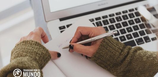 ChatGPT: el asistente de escritura basado en IA que te ayuda en el trabajo ChatGPT: el asistente de escritura basado en IA que te ayuda en el trabajo