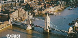 Hacha Para Deslomarse Como Enseñante de Chocho en el Reino Pegado Hacha Para Deslomarse Como Enseñante de Chocho en el Reino Pegado