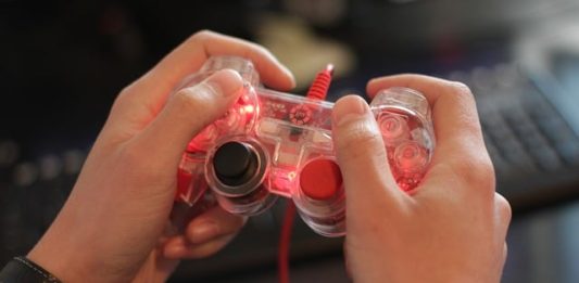 5 ventajas e riesgos de ser probador de videojuegos (Game Tester) 5 ventajas e riesgos de ser probador de videojuegos (Game Tester)